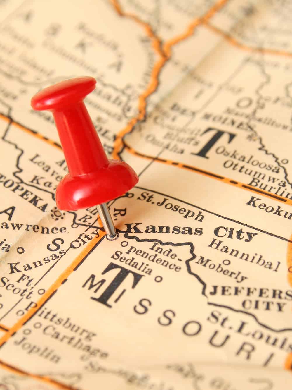 Red pushpin pointing to Kansas City